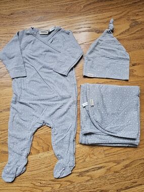 MarMar Copenhagen Meadow Leaves Baby Boy Layette Set (Footie, Hat & Blanket)